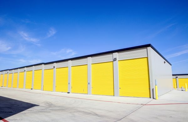 Storage King USA - 102 - Seguin, TX - 1842 I-10 - 1842 Interstate 10