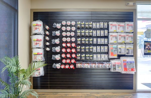 Storage King USA - 102 - Seguin, TX - 1842 I-10 - 1842 Interstate 10