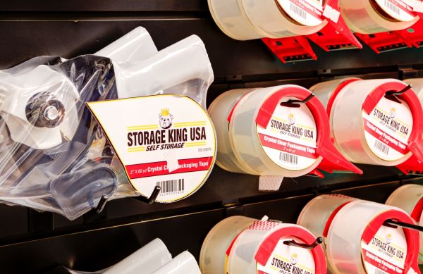 Storage King USA - 102 - Seguin, TX - 1842 I-10 - 1842 Interstate 10