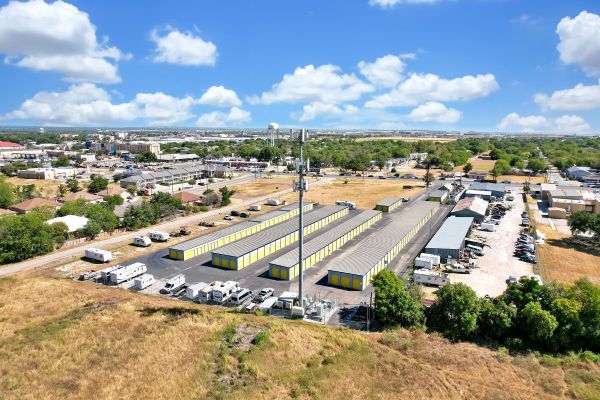 Storage King USA - 133 - New Braunfels - State Hwy 46 - 868 Texas 46