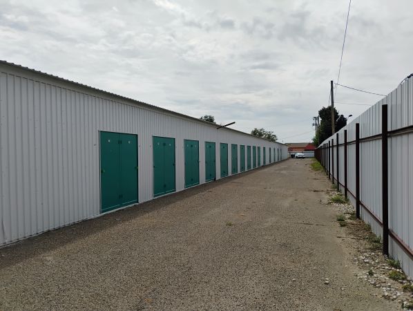 Storology Storage - Country Club - 104 East Country Club Road