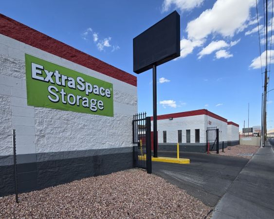 Extra Space Storage - 5007 - Las Vegas - E Lake Mead Blvd - 4490 East Lake Mead Boulevard