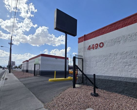 Extra Space Storage - 5007 - Las Vegas - E Lake Mead Blvd - 4490 East Lake Mead Boulevard