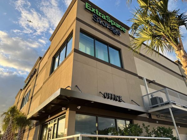 Extra Space Storage - 6755 - Tampa - E Busch Blvd - 4848 East Busch Boulevard