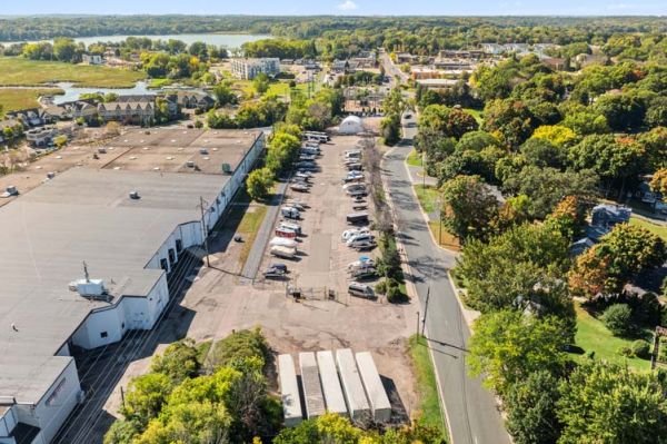 Mini Mall Storage - Mound - 5300 Shoreline Drive