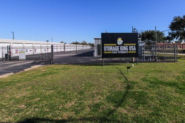 Storage King USA - 106 - Magnolia, TX - Egypt Lane - 33110 Egypt Lane