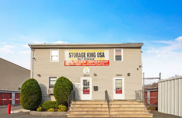 Storage King USA - 008 - Staten Island - 3511 Victory Boulevard