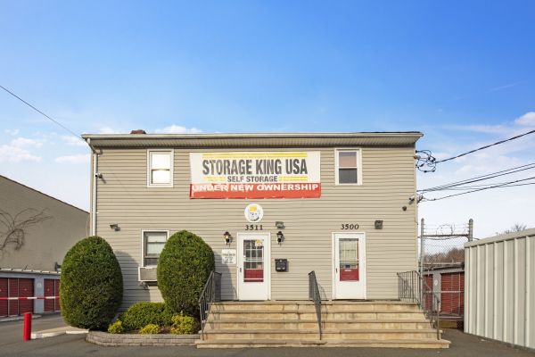 Storage King USA - 008 - Staten Island - 3511 Victory Boulevard
