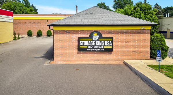 Storage King USA - 068 - Wadsworth - High St - 1031 High Street
