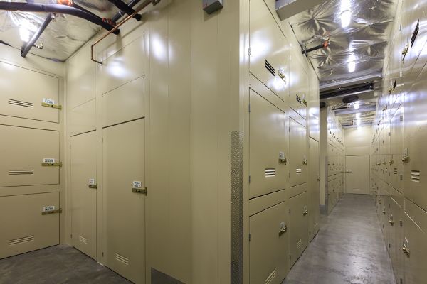 Storage King USA - 077 - Santa Clarita - Newhall - 24314 The Old Road