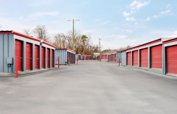 Storage King USA - 059 - Knoxville, TN - Clinton Hwy - 6001 Clinton Highway