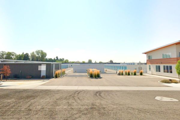 Eastland Storage Solutions - 2274 4th Avenue East