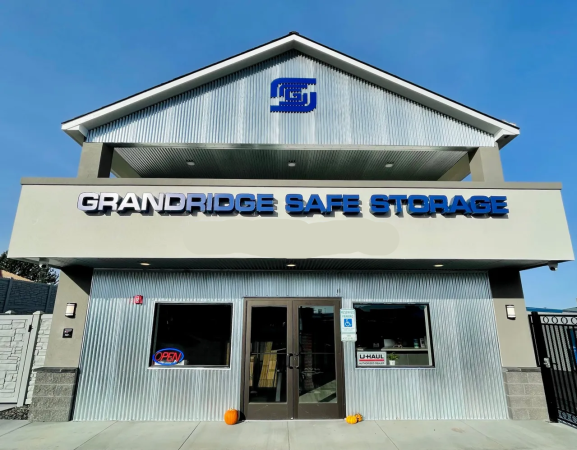 Purely Storage - Kennewick - Grandridge - 8122 West Grandridge Boulevard