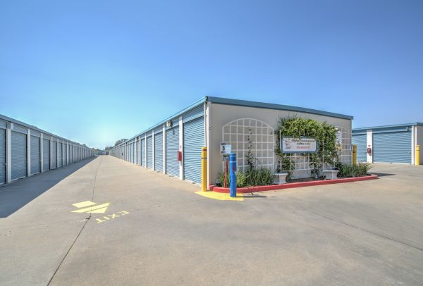 Joiner Parkway Self Storage - 108 Joiner Parkway