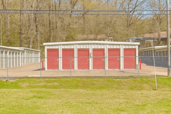 Raymond Clinton Mini Storage - 11870 Mississippi 18