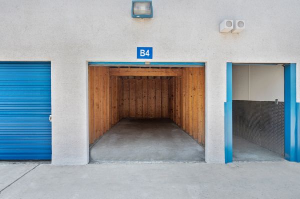 Huntington Park Self Storage - 5961 Santa Fe Avenue