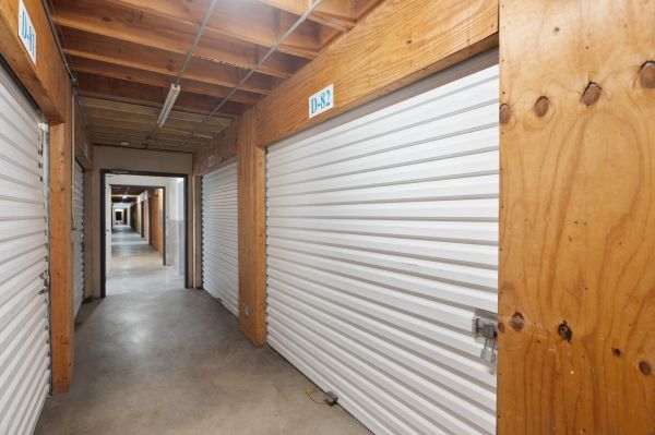 Huntington Park Self Storage - 5961 Santa Fe Avenue