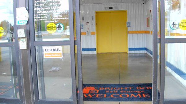 First Month free and 40 percent off your Rent - 635 North Midland Avenue