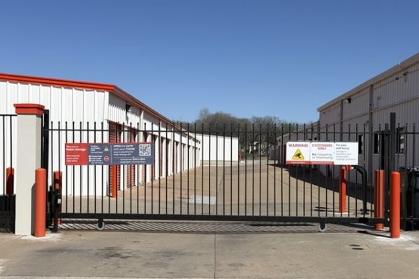 Public Storage - Lawton - 2801 SW Lee Blvd - 2801 SW Lee Blvd
