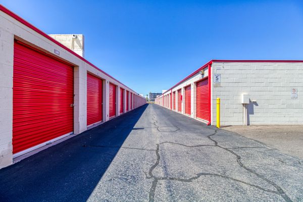 US Storage Centers - Phoenix - Washington - 3122 East Washington Street
