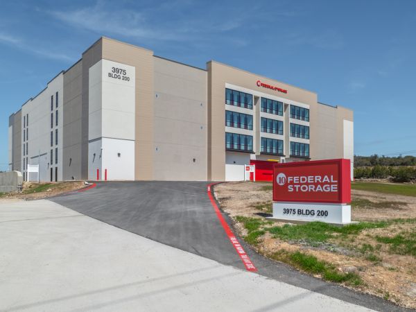 10 Federal Storage - E US 290, Bldg 200 - 3975 U.S. 290