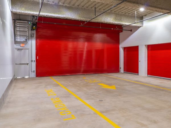 10 Federal Storage - E US 290, Bldg 200 - 3975 U.S. 290
