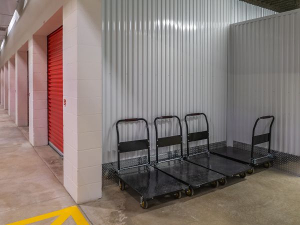 10 Federal Storage - E US 290, Bldg 200 - 3975 U.S. 290