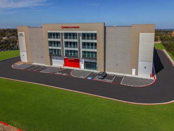 10 Federal Storage - E US 290, Bldg 200 - 3975 U.S. 290