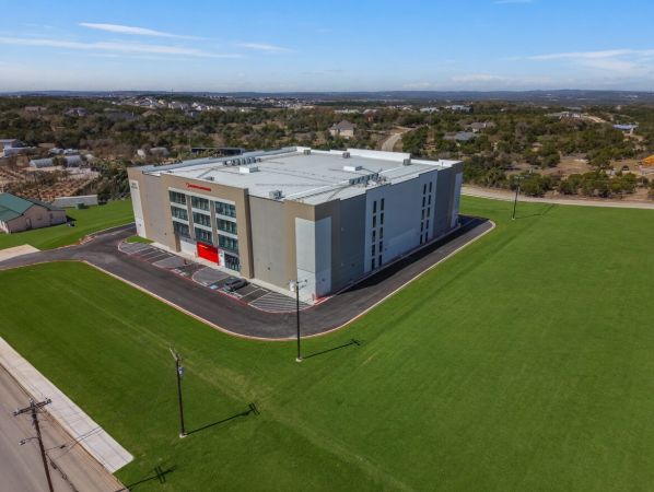 10 Federal Storage - E US 290, Bldg 200 - 3975 U.S. 290