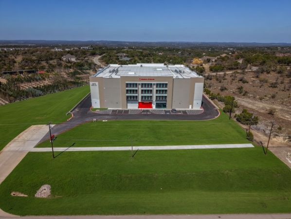10 Federal Storage - E US 290, Bldg 200 - 3975 U.S. 290