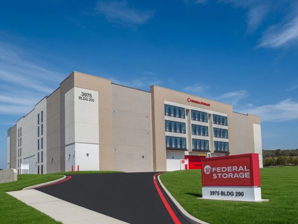10 Federal Storage - E US 290, Bldg 200 - 3975 U.S. 290