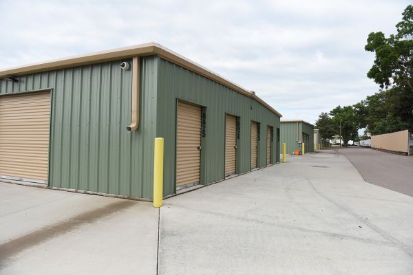 Five Star Storage - Sioux Falls - Russell St. / I-29 - 2111 North Louise Circle