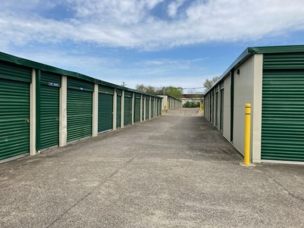 Compass Self Storage - Compass Self Storage - Waldron Road (473) - 461 Waldron Road