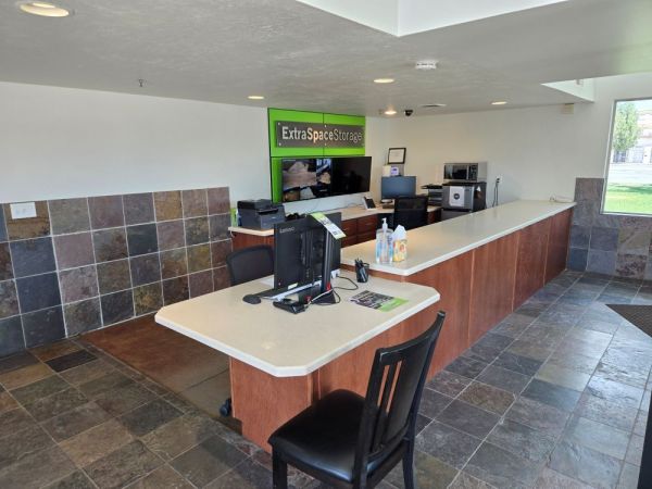 Extra Space Storage - 2270 - Riverton - W 13400 S - 5183 13400 South