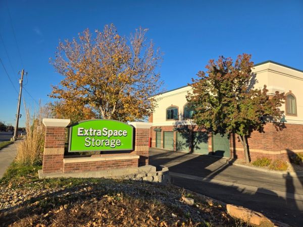 Extra Space Storage - 2272 - South Jordan - S Redwood Rd - 11297 South Redwood Road