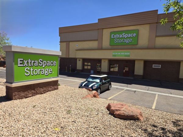 Extra Space Storage - 2274 - St George - E Riverside Dr - 2012 East Riverside Drive