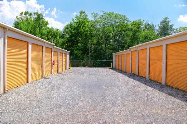 Hamburg 61 Storage - 375 Woodland Road