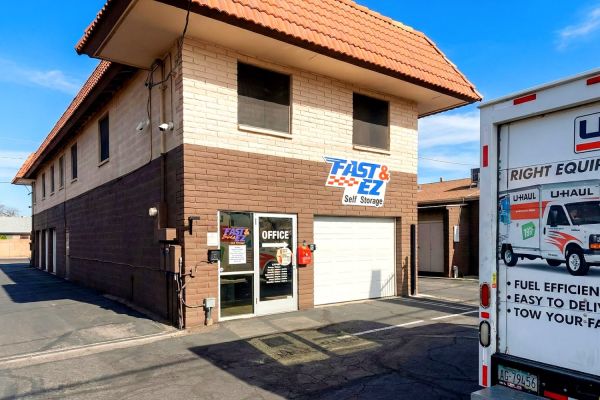Fast & EZ - Phoenix - 2838 East Greenway Road