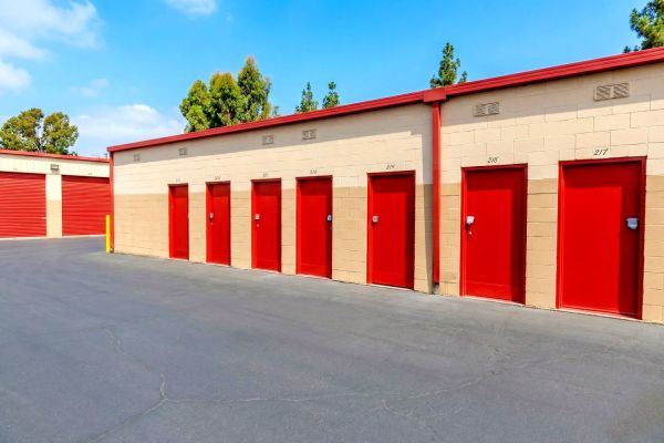 Fast & EZ Self Storage - Montclair - 5445 Olive Street