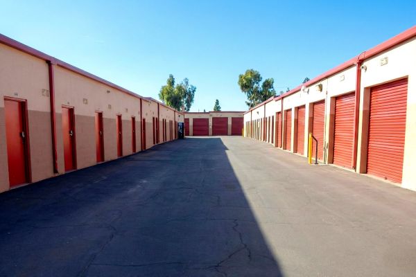Fast & EZ Self Storage - Montclair - 5445 Olive Street