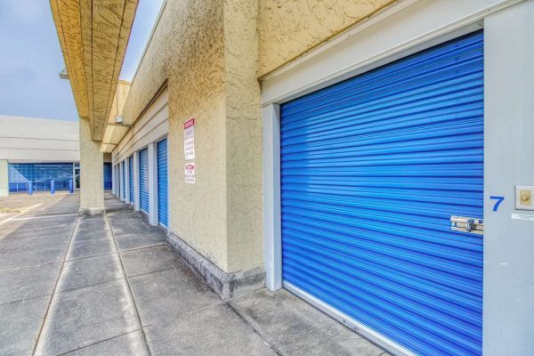 Avid Storage - Geyer Springs - 8015 Geyer Springs Road