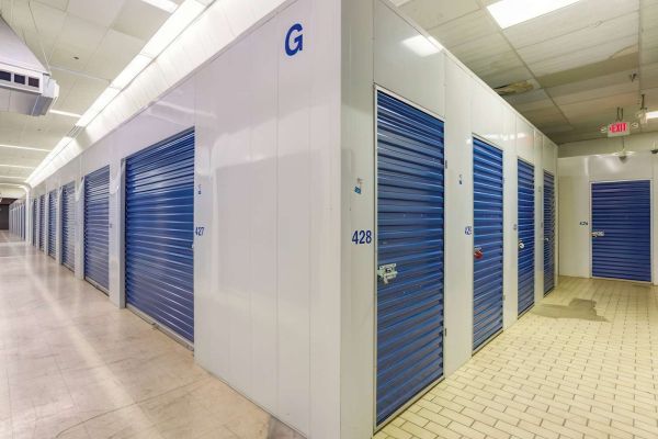 Avid Storage - Geyer Springs - 8015 Geyer Springs Road