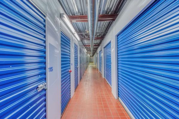 Avid Storage - Geyer Springs - 8015 Geyer Springs Road