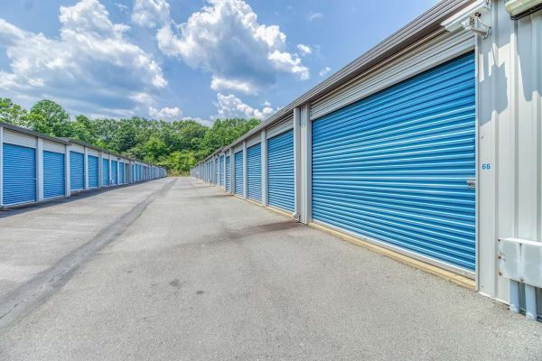 Avid Storage - University AR - 2010 South University Avenue