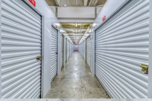 Avid Storage - Pembroke Pines - 8321 Pines Boulevard