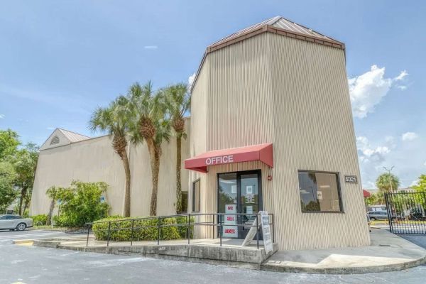 Avid Storage - Pembroke Pines - 8321 Pines Boulevard