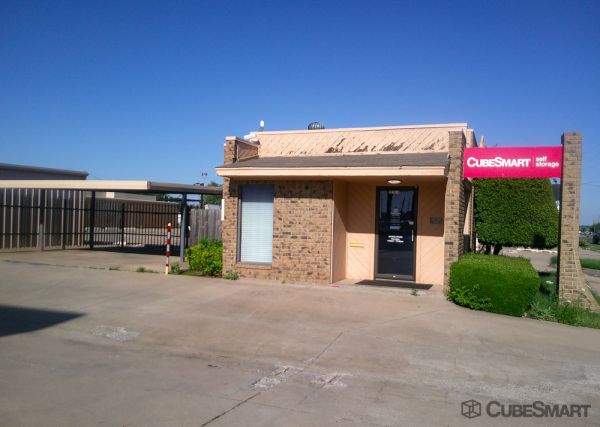 CubeSmart Self Storage - 2616 Southwest Parkway - TX - 2616 Southwest Parkway