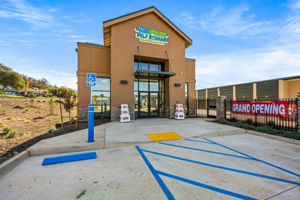 Air Park Self Storage - 3200 Cameron Park Drive