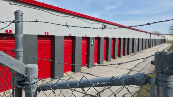 10 Federal Storage - Fuller St - 1624 Fuller Road