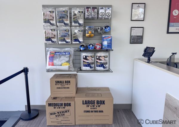 Kirkland Premier Storage - 5650 Northeast Ferncroft Rd - OR - 5650 Northeast Ferncroft Road